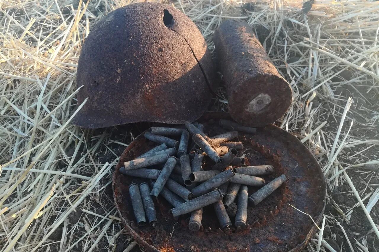 раскопки 2 мировой войны останки солдат. военные раскопки находки чёрные копатели. захоронения раскопки второй мировой войны. находки великой отечественной войны. военные раскопки находки чёрные копатели.