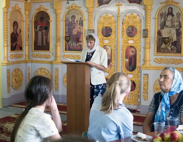 Храм Сретения Господня в Лапыгино. Лапыгино батюшка. Село Лапыгино Старооскольский район. Церковь в Лапыгино старый Оскол.