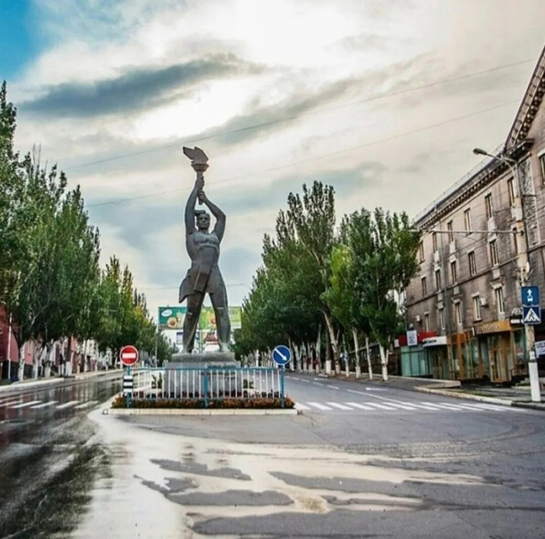 Россия г луганск. Луганск красивые места. Современный Луганск. Луганск фото. Луганск достопримечательности.