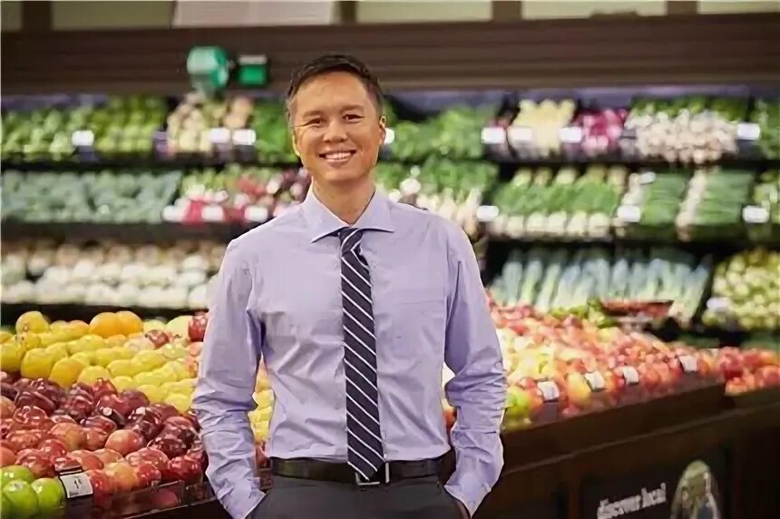 Менеджер продуктового магазина. Retail store. Ритейл менеджер. Управляющий в сбермаркете. Международный день по торговле людей.