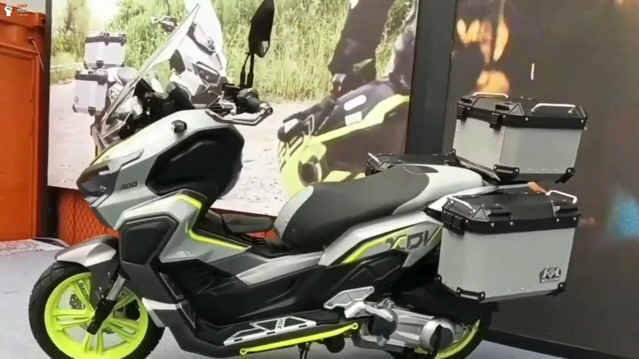 Скутер xdv. XDV 300i. Скутер XDV 300. Longjia XDV 300i. WMOTO XDV 250.