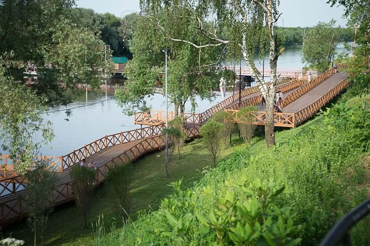 Парк запруды. Коломна набережная. Парк запруды Коломна. Коломна Замоскворецкая набережная. Коломна набережная Москвы реки.