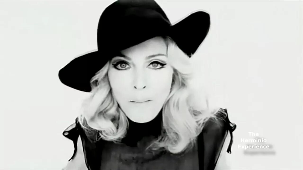 Мадонна клип гив ми ту ми. Мадонна give me. Мадонна певица 2008. Madonna 2008 tom munro. Madonna 98.