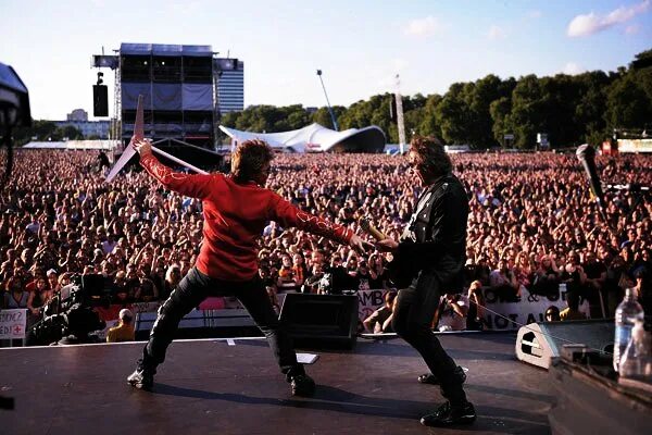 Бон Джови фестиваль. Бон Джови концерт стадион. Live at Hyde Park 2004. Hyde Park Rock Concerts. Bon jovi концерт видео