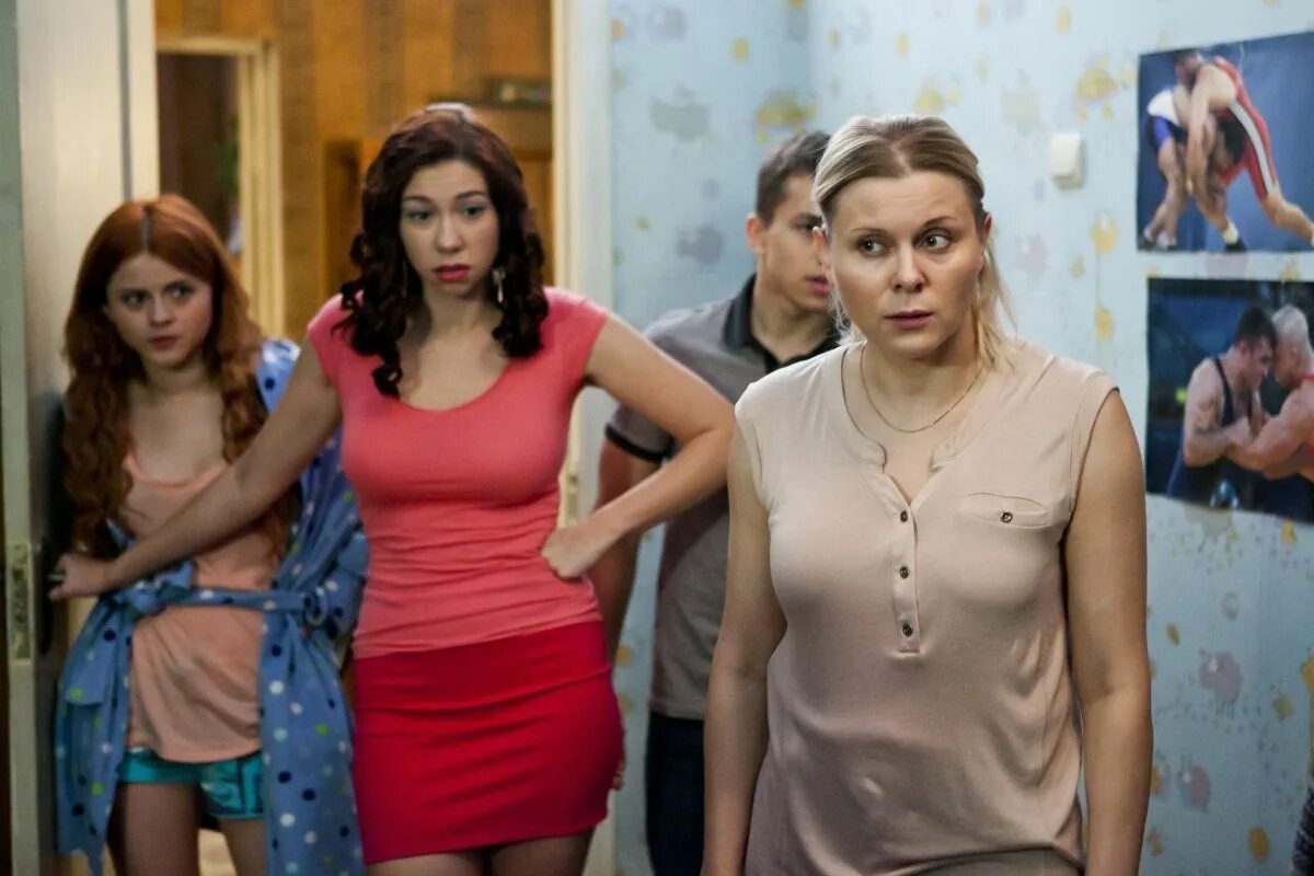 Ведущие тнт женщины. Тнт про женщин. Тнт про женщин. Тнт про женщин. Клуб бывших жен тнт 2007 тетя плачет.