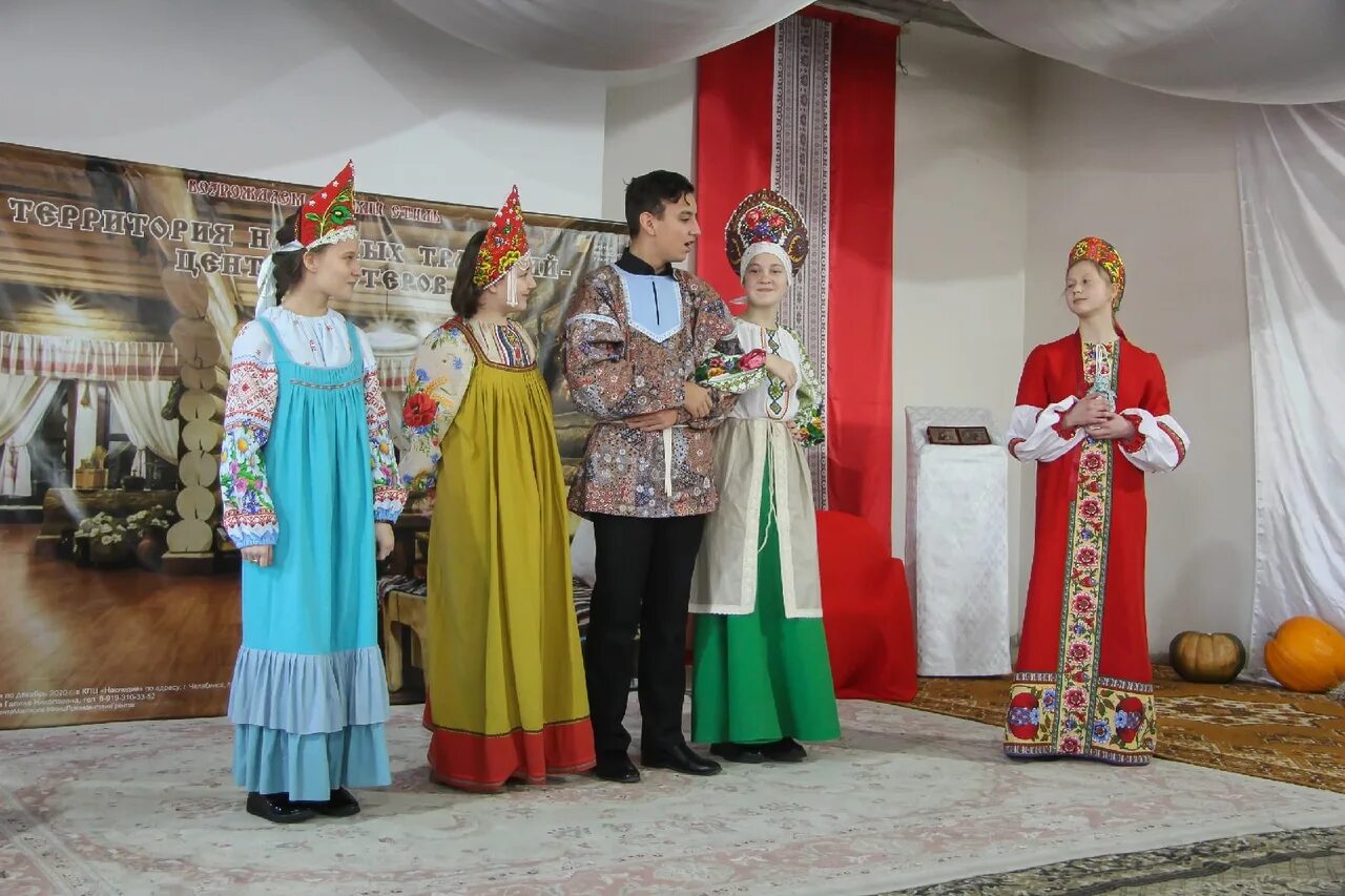 Спектакль по русским народным сказкам. Театр народных традиций. Надежда бабкина с ансамблем. Байси в китайском театре. Спектакли по мотивам русских сказок.