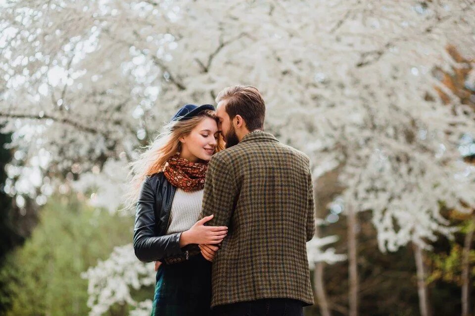 Истории любви сво. Лав стори. Love story фотосессия. Фотосессия лавстори в городе. Стильная лавстори.