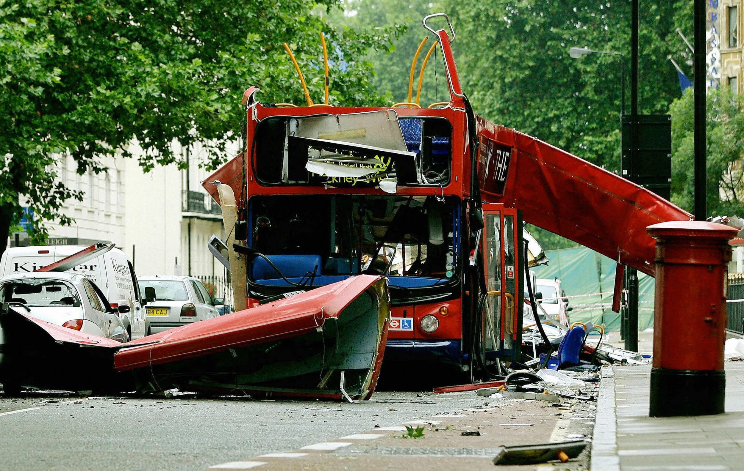 1 июля 2005. Взрывы в Лондоне (07.07.2005 и 21.07.2005, Великобритания). 7 Июля 2005 года в Лондоне теракт.