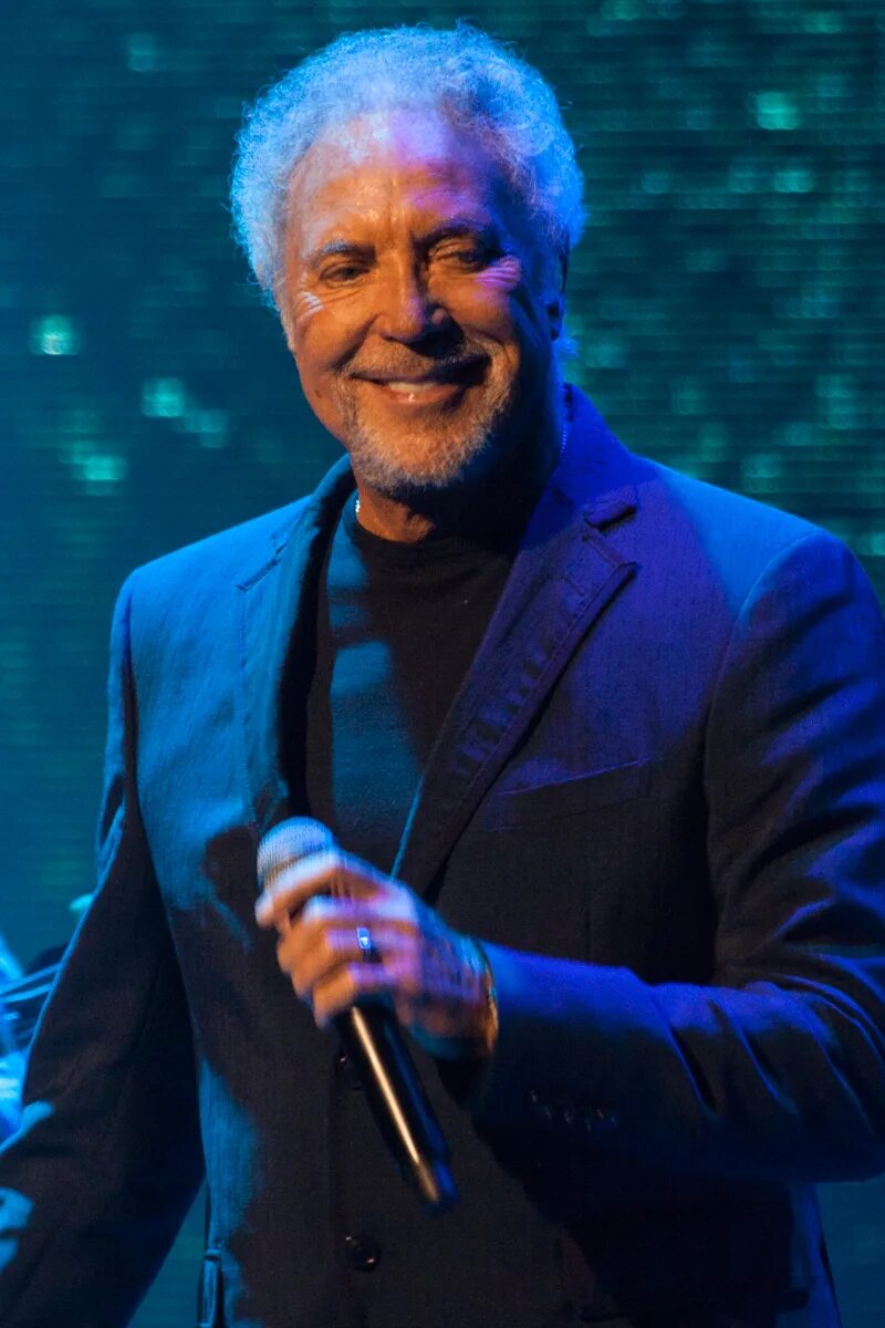 Том джонс лучшее слушать. Tom jones. tom jones том джонс. том джонс (tom jones), 1963. том джонс певец 2025.