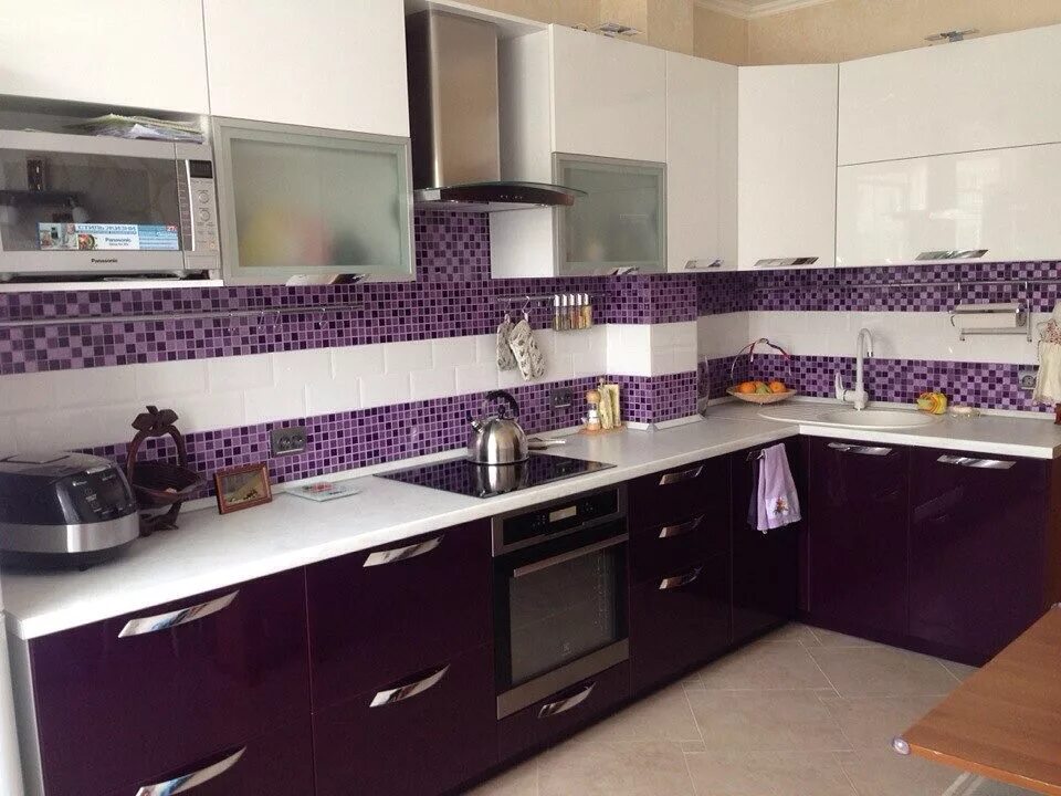 кухонные гарнитуры угловые. кухонные гарнитуры в нефтеюганске. кухонные фасады 60 орех лукреция. галерея мебели тверь кухни. кухни тверь каталог.