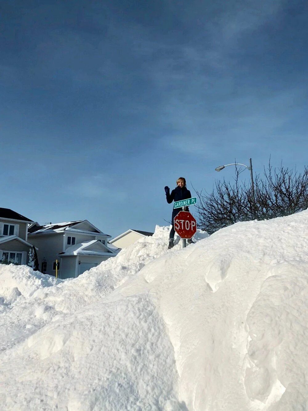 Где больше снега. Снег в Канаде 2020. Много снега. Снег выше крыши. Снег сугробы.