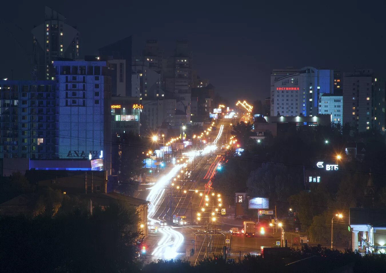 Пр красноармейский барнаул. Красноармейский проспект Барнаул. Проспект Красноармейский Барнаул ночью. Красноармейский проспект вечером Барнаул. Красноармейский 77 Барнаул.