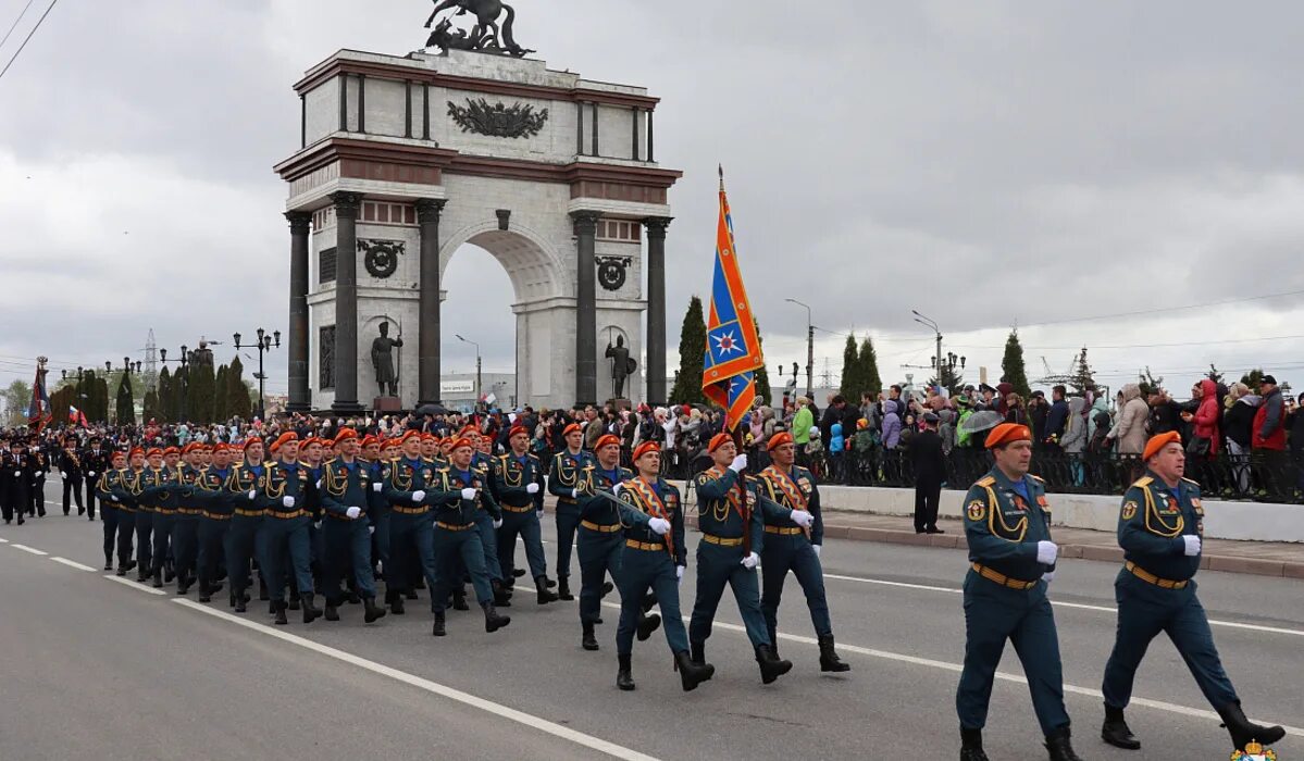 День победы парад. Театрализованное представление 9 мая. 9 мая парад победы красной площади. Подготовка ко дню победы. Площадь куйбышева самара парад победы.