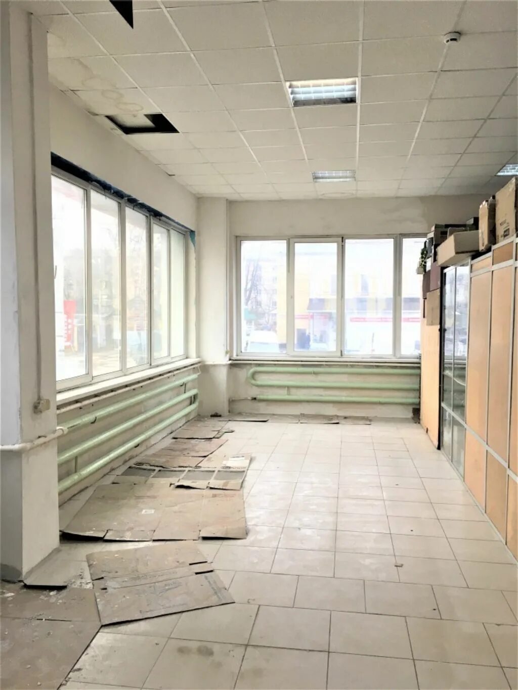 Серпухов, ул. 450 кв м площадь магазина. Апрель сдать помещение в аренду. Московская область аренда помещений. Сдается помещение в аренду мастерам.