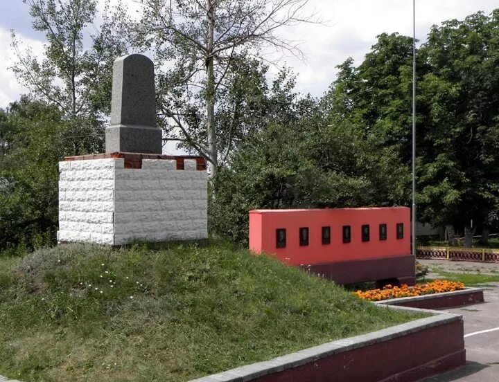 Барабара пер ровенки 2б село девица фото. Девицкие орлята воронеж. памятник девицким орлятам. девицкие орлята памятник. достопримечательности села девица.