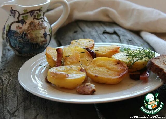 Картошка с чесноком в беконе. Галушки с беконом и чесноком. Уже готово картофель с грудинкой, тимьяном и розмарином, 200 г. Бекон с чесноком