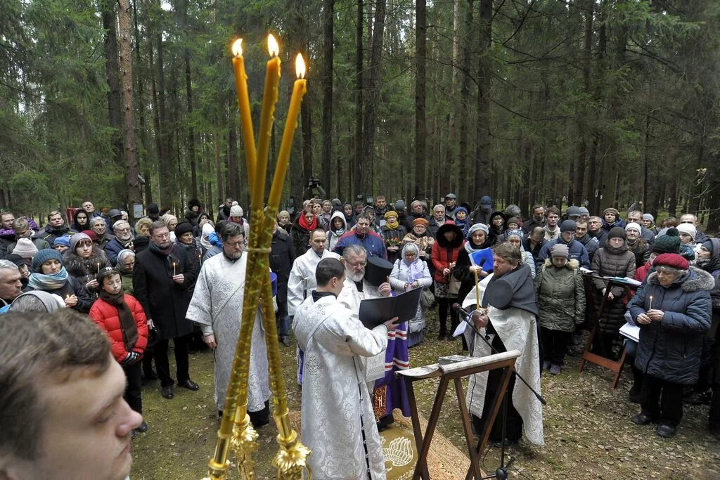 моление на кладбище. 02. чин литии для мирян по усопшим дома и на кладбище. чин литии для мирян на кладбище. молебен на кладбище.