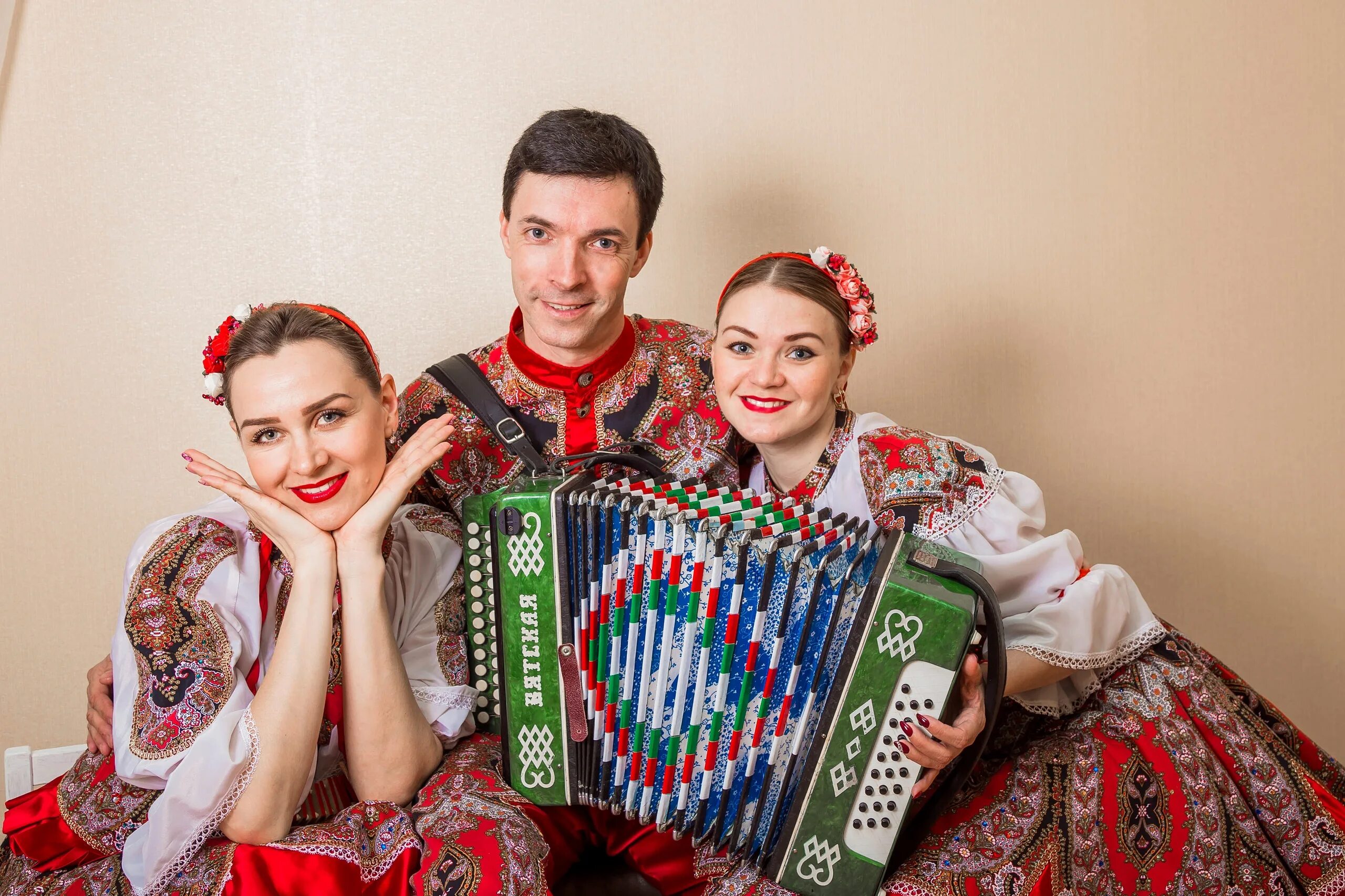 Гармонь калина. Ансамбль калина. ансамбля &quot;калина&quot; г.самара. ансамбль калина самарская область. ансамбль калина солистки.