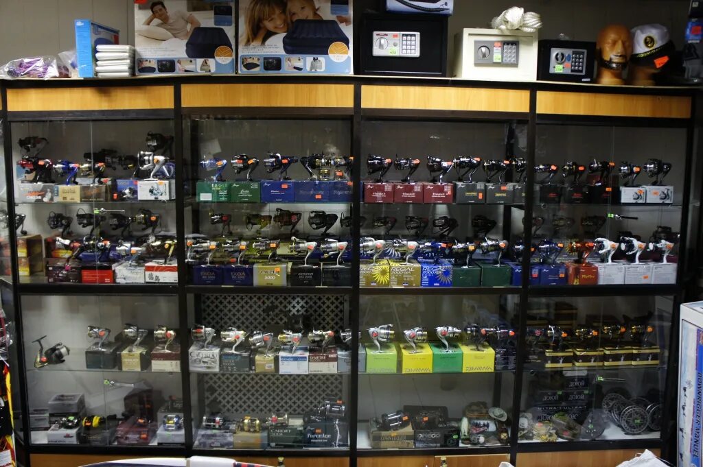 рыболовный магазин. рыболовный магазин псков. магазин для рыбалки. рыболовный магазин псков. охотничий магазин псков.