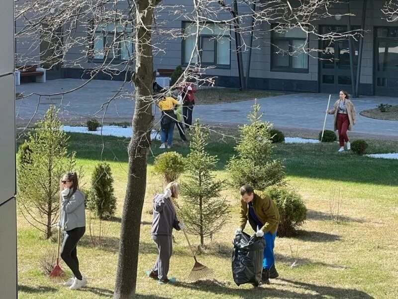 Субботник в районной больнице. Субботник в больнице. Оригинальные фото с субботника. Мичуринские новости. Субботник в больнице.