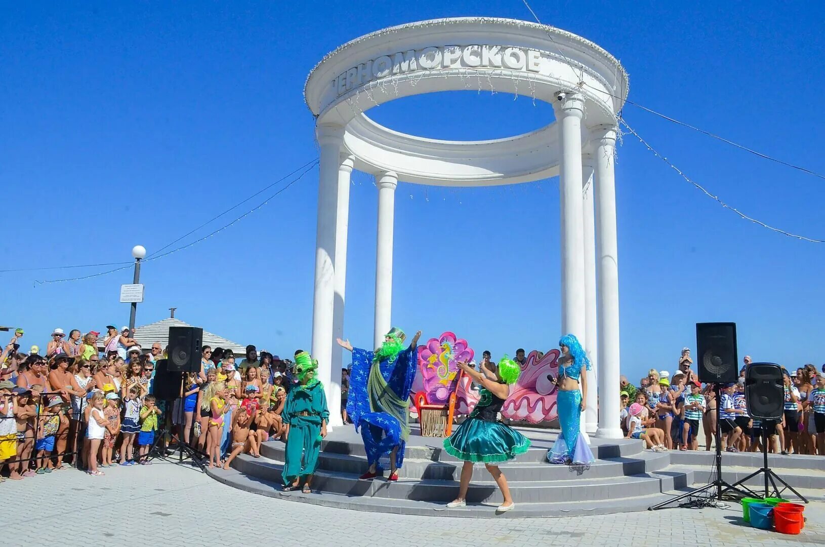 Посёлок городского типа черноморское. Черноморское крым пляж. Селище міського типу чорноморське крим. Прогноз погоды пгт черноморское. Пгт черноморское крым набережная.