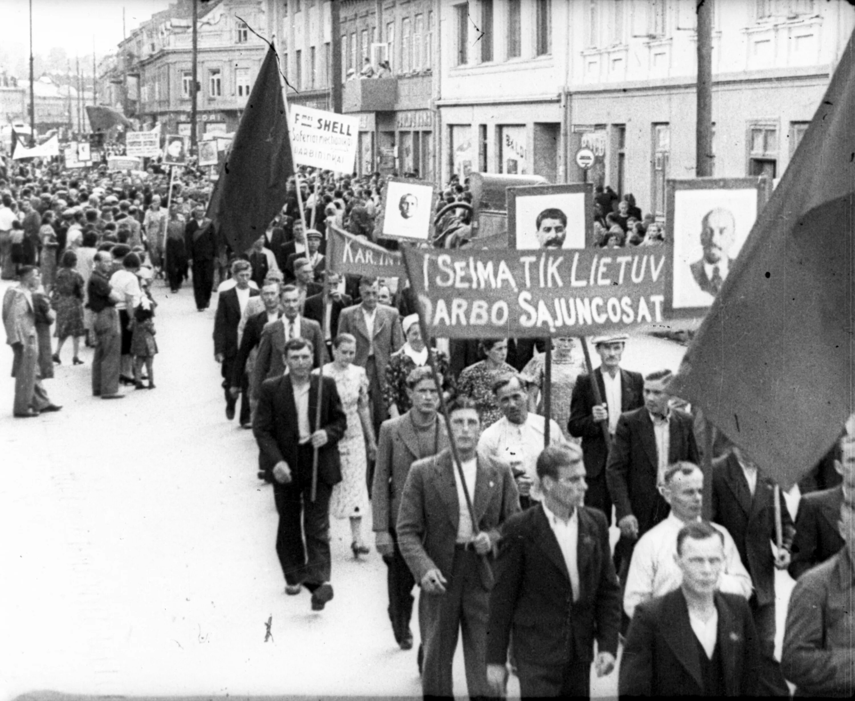 Присоединение Прибалтики 1940. Оккупация Прибалтики СССР. Присоединение Литвы к СССР 1940. Присоединение Литвы Латвии и Эстонии к СССР. Захват прибалтики