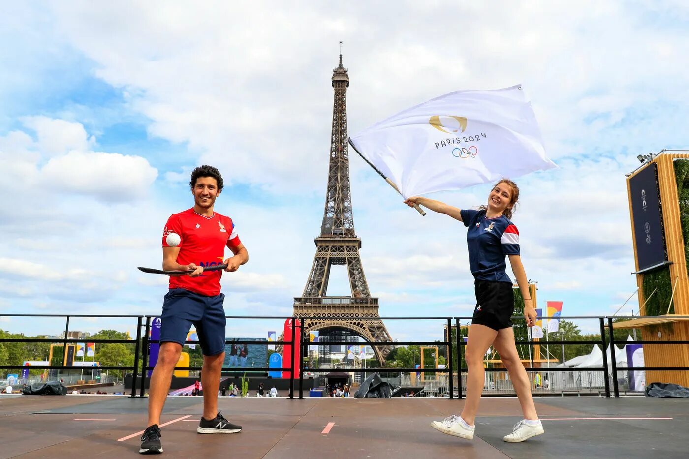 Официальное лицо олимпиады во франции. French olympics. Олимпийские игры в париже 2024. French olympics. French olympics.