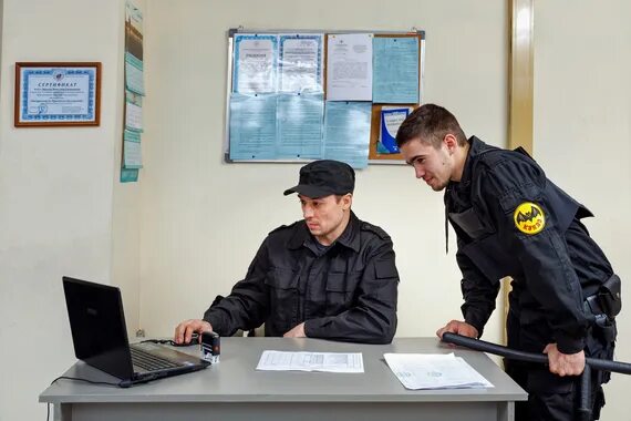 Охрана олимп. Руководители охранных предприятий. Директор чоп. Охранная фирма игорь демин. Частное охранное предприятие.