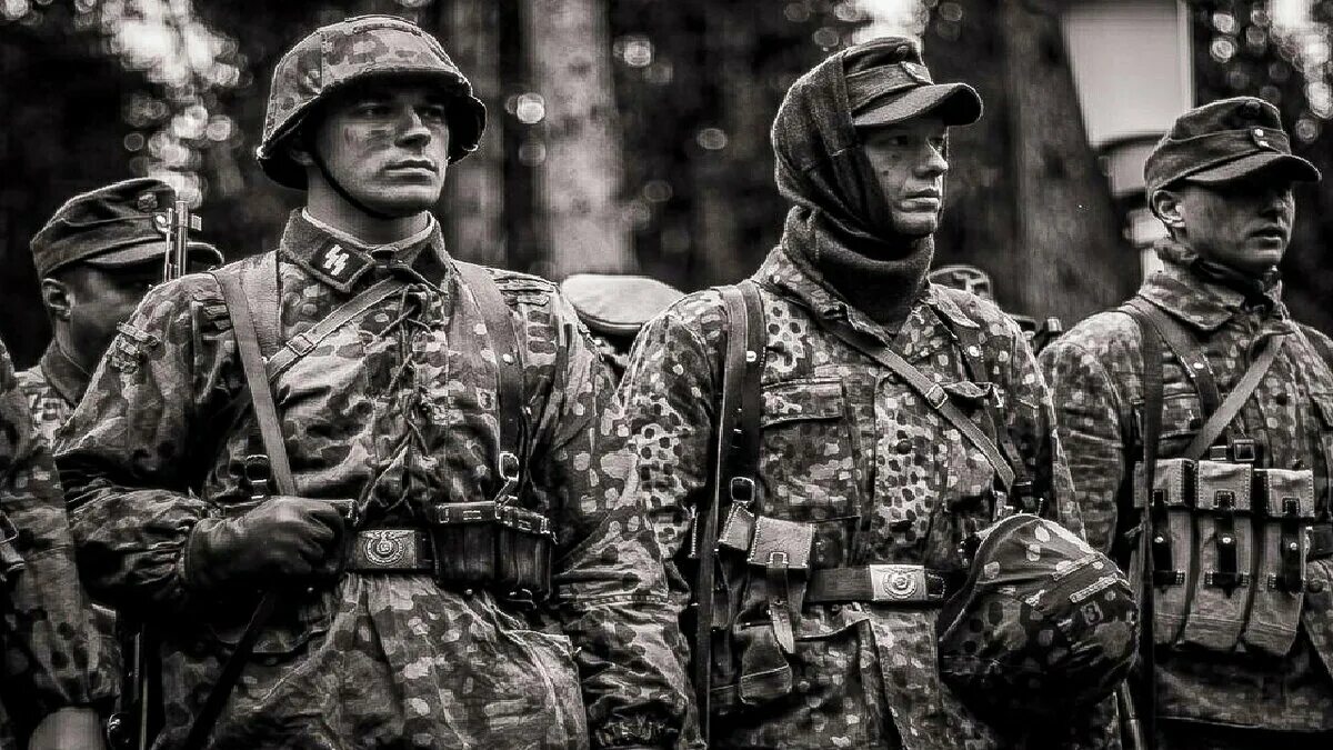 Снаряжение Ваффен СС 1944. Солдаты Waffen SS. Вермахт Ваффен СС. Боец Waffen SS. Немцы гордятся