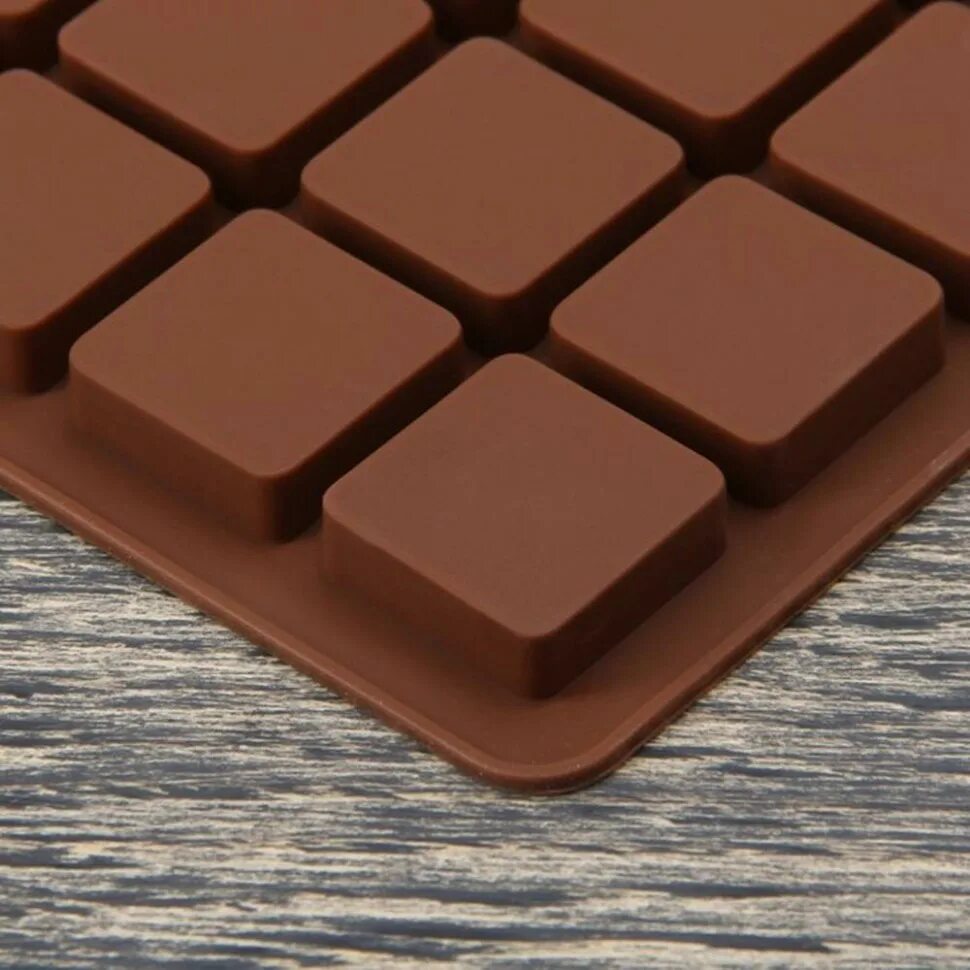 Шоколад квадрат. Кубики шоколада в силиконовой форме. Силиконовая форма квадратики. Форма для шоколада «кубики». Шоколадка кубиками.