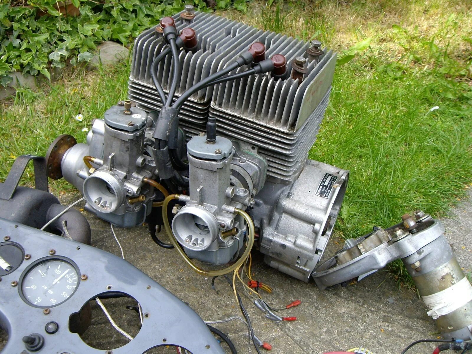 Двигатель 2 цилиндра. Rotax 503. двигатель rotax 503. двигатель иж юпитер 500. юпитер 3х цилиндровый.