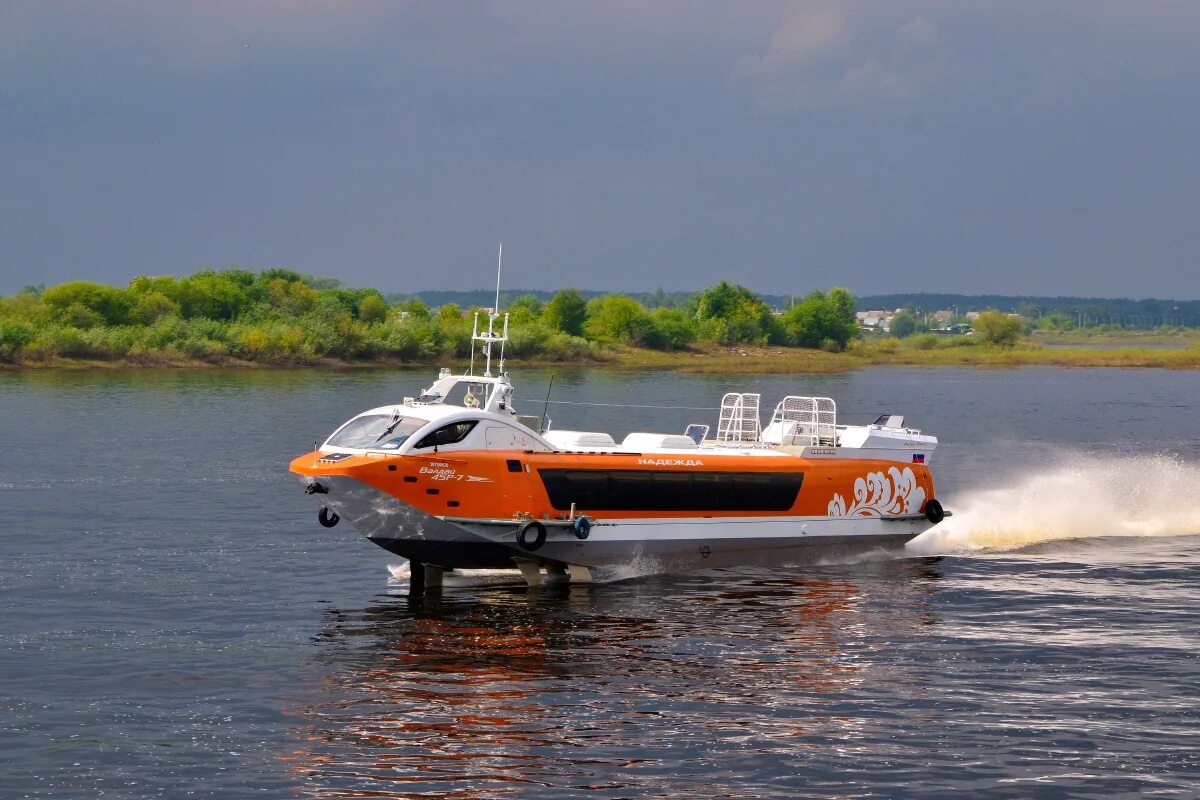 Проекта 23180 "Валдай 45р". Теплоход Валдай 45р. Судно Валдай 45р. Т/Х «Валдай — 45р». Быстроходное судно на крыльях