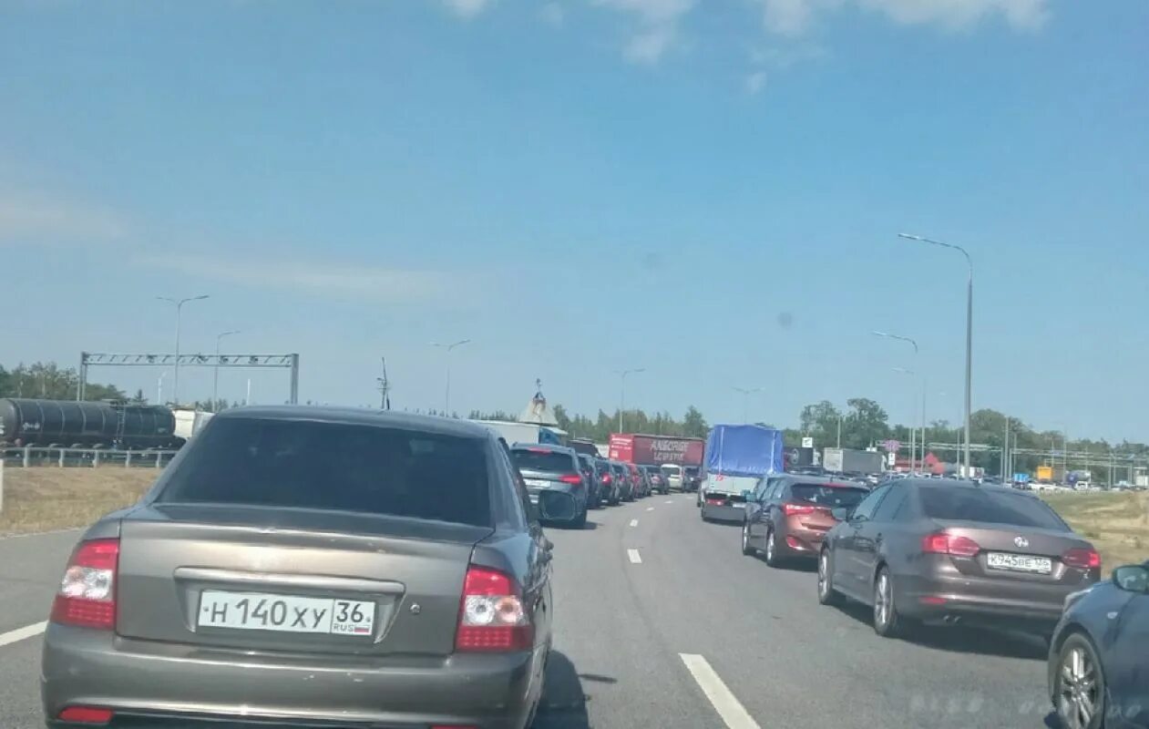 Пробки на трассе м4 дон воронежская область в. Дорога медовка м4. Пробка на м4 20. Пробка м4 воронеж сейчас. М-4 дон пробки сейчас в ростовской области.