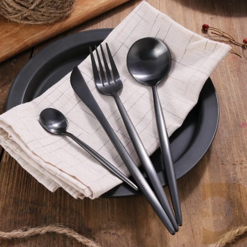 Ложка столовая черная. Stainless Steel Cutlery Set столовые приборы Rose. Gold Plated Cutlery набор столовых приборов. Столовые приборы черные матовые. Вилки и ложки с круглыми ручками.