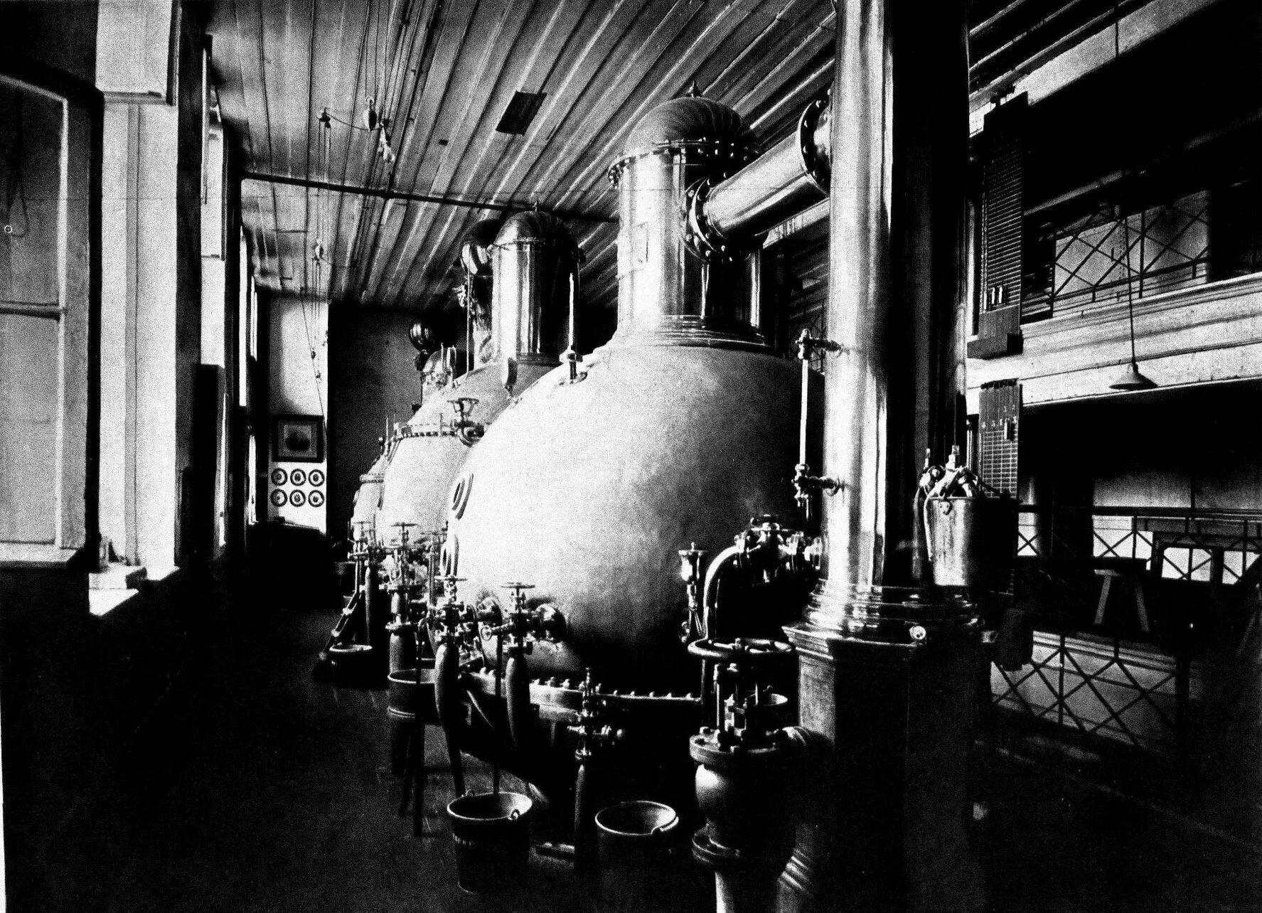 История развития нефтяной промышленности. История развития нефтегазовой отрасли. Химкомбинаты ссср. История отечественной промышленности. Советский завод.