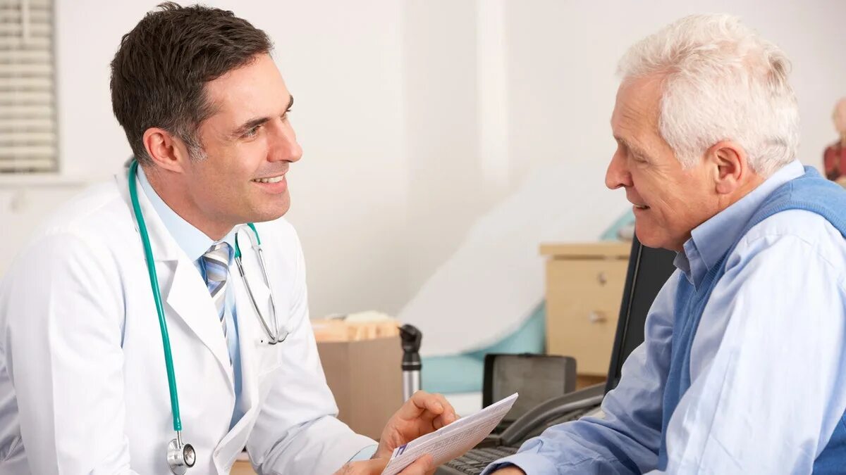 Беседа с врачом. Patient person is. Врач и пациент. Больной пациент. Patient person is.