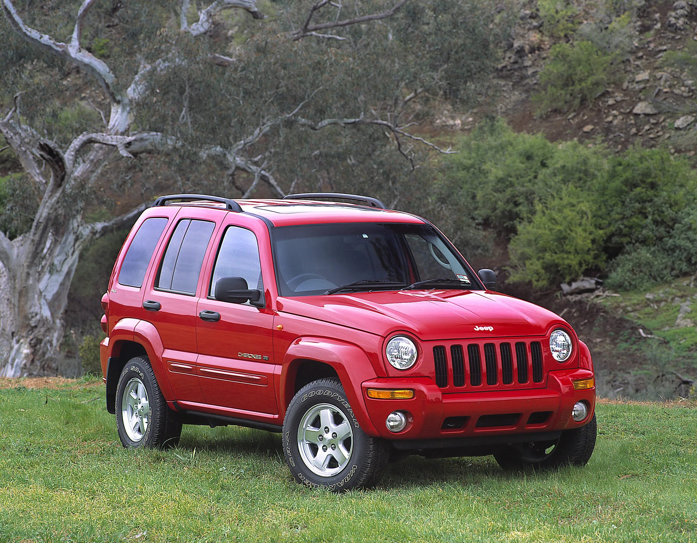 Внедорожники иномарки бу. Jeep Liberty 2001. Джип Чероки Лимитед 2001. Джип Чероки 2003 красный. Jeep Cherokee KJ 3.7.