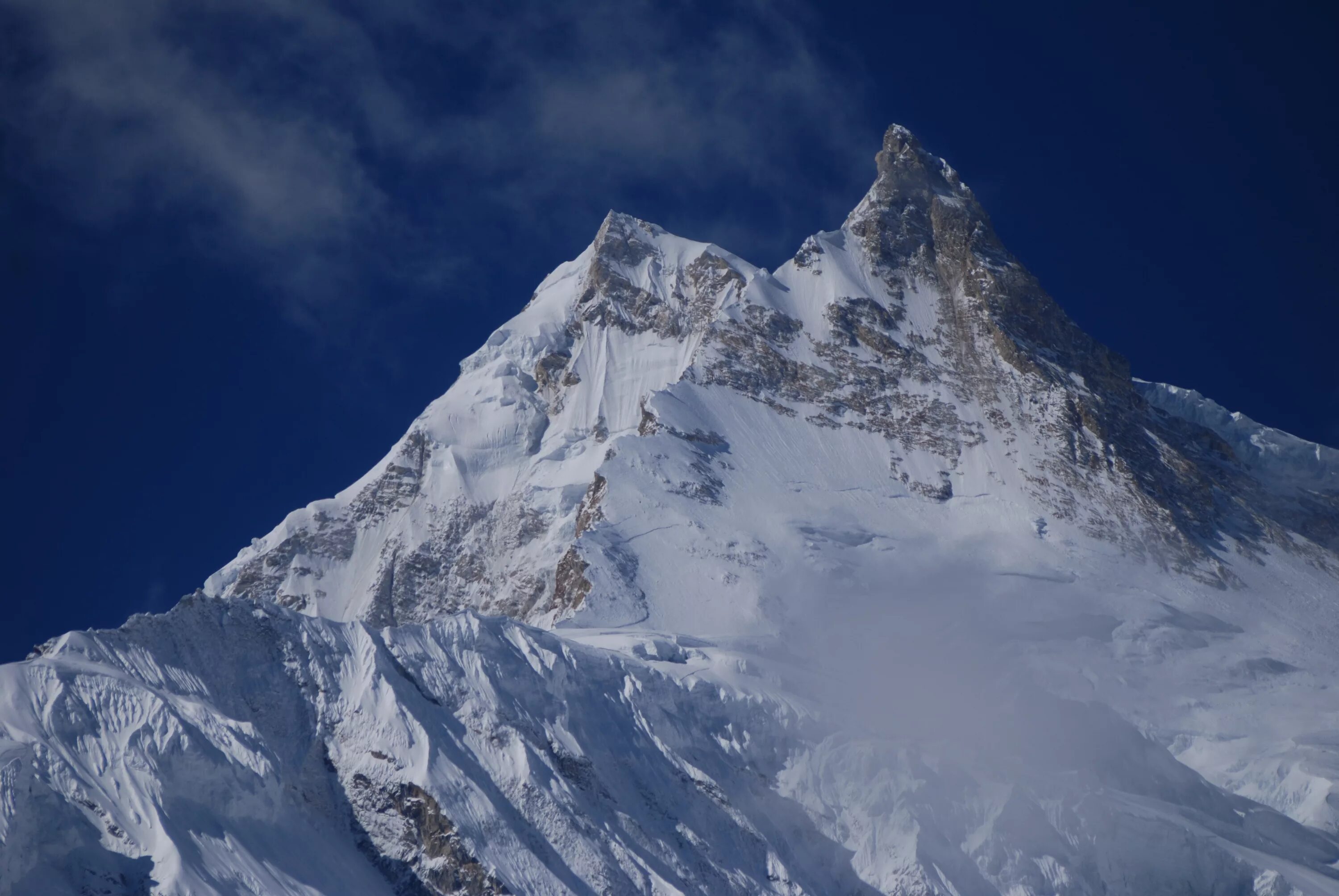 Вершина горы манаслу. Манаслу гора. Гора манаслу непал. Дхаулагири гора. Бирендра непал манаслу.