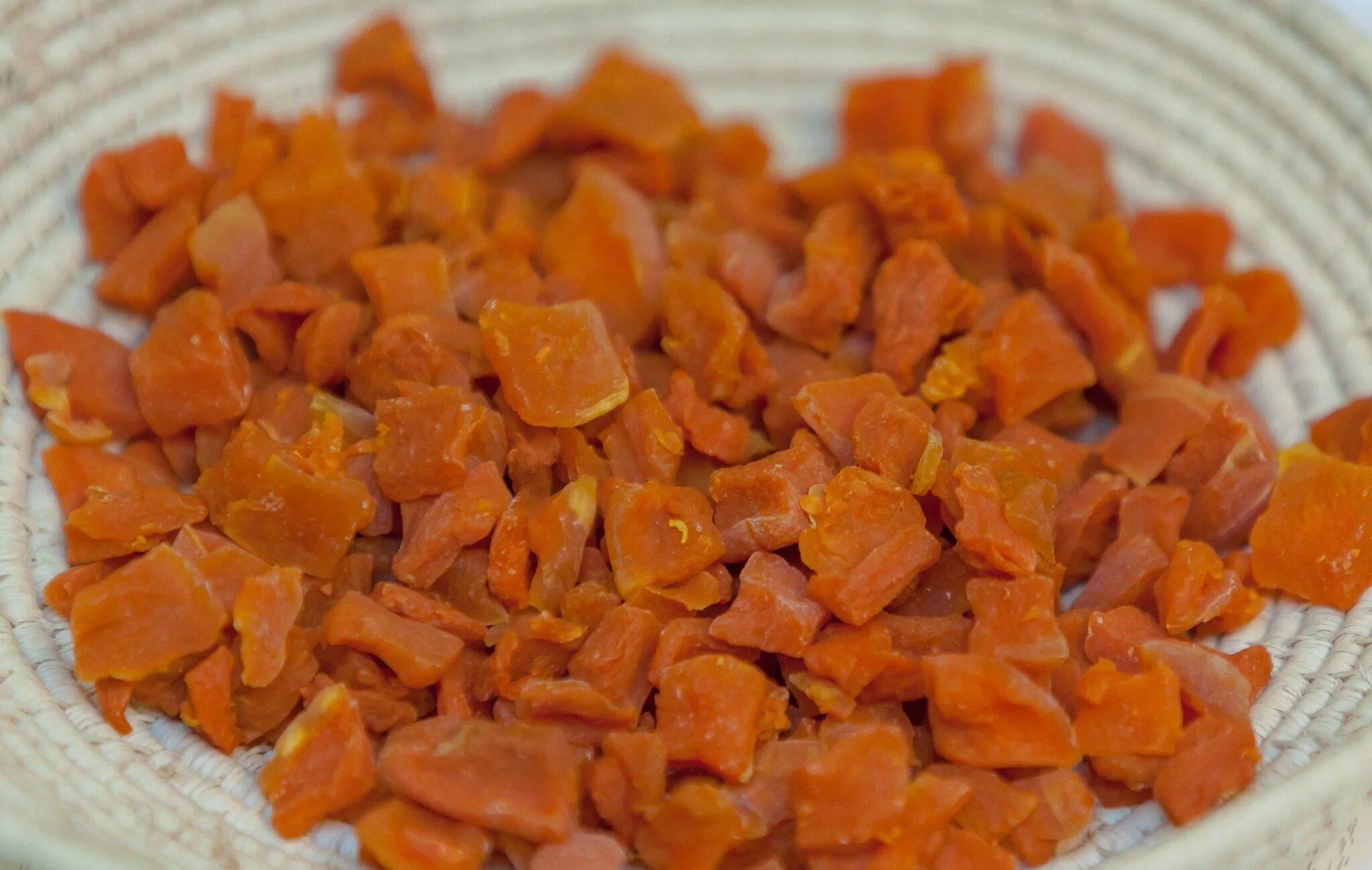 Цукаты рецепты тыква в сушилке. Цукаты из моркови. Паренки из моркови. Цукаты из морковки. Цукаты из моркови в домашних.