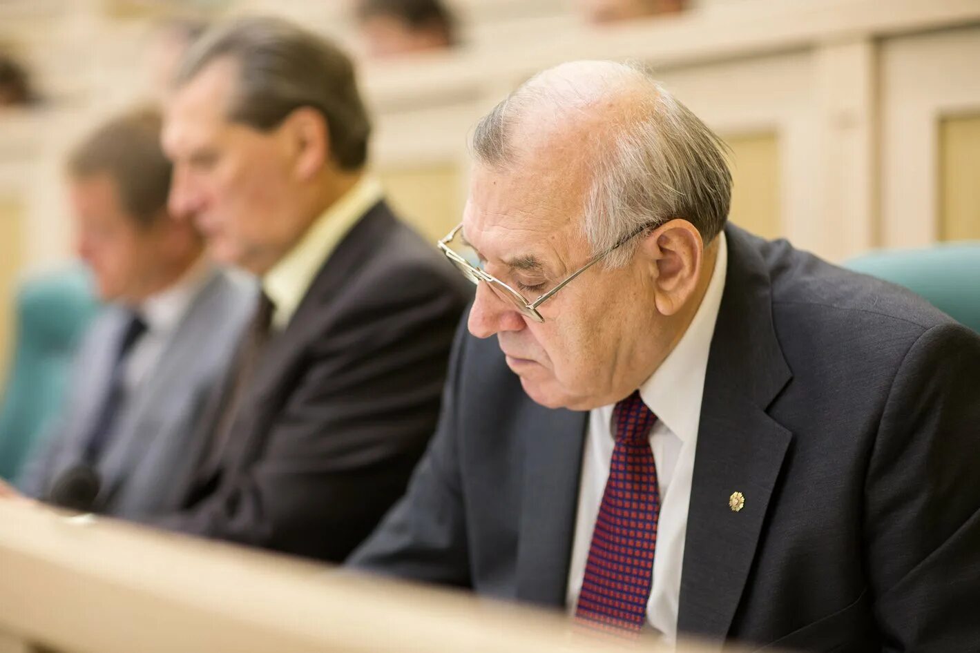 ибрагим паланкоев. законопроект картинка. муса паланкоев. евгений евгеньевич яцкин. собрание федерации.