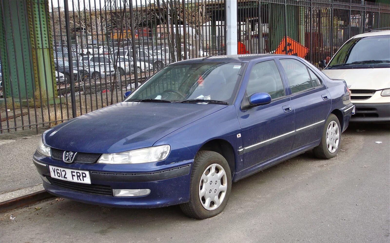 Пежо 406 2000 года. Peugeot 406 2000. Пежо 406 седан 2000. Пежо 406 седан. Пежо 407 и 406.