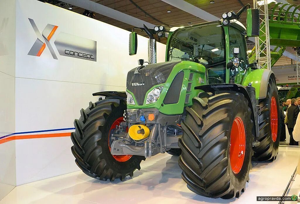 Электротрактор купить. Фендт трактор электро. Fendt 340. Концепт электротрактор.