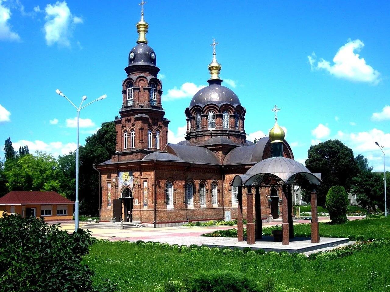 Черноземье старый оскол. Храм Невского старый Оскол.