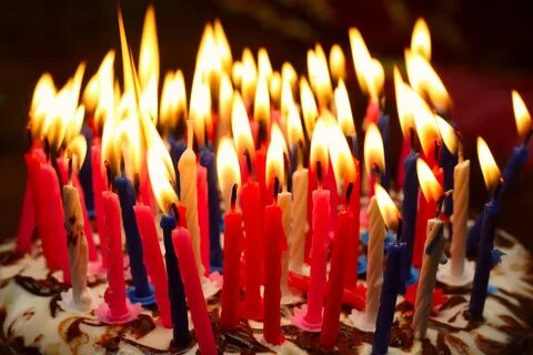 Горело 50 свечей 20 задули