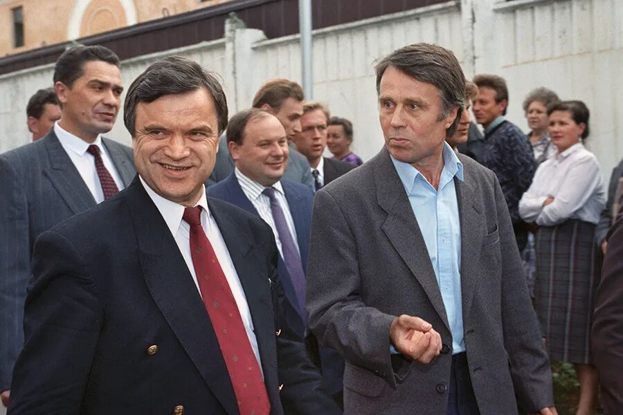 Хасбулатов отзывы. Хасбулатов 1993. хасбулатов 1991.