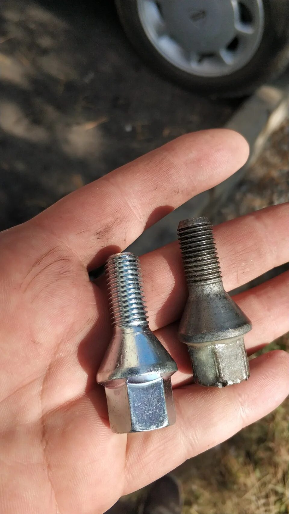 Болт колесный febi 11616. Болт колесный логан 19. Renault болт колесный м12. 5 logan. Renault duster 2012 болт колесный.