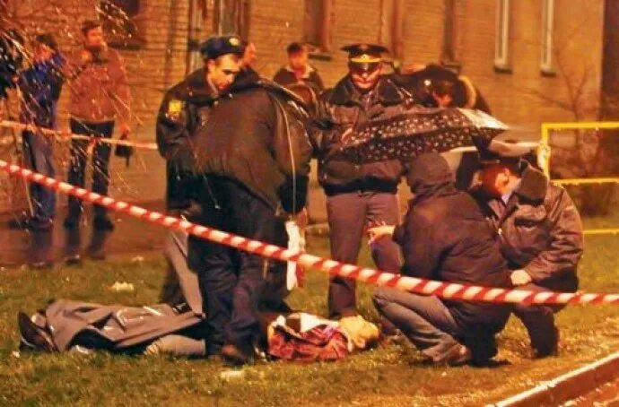 Какой певец выбросился из окна в москве