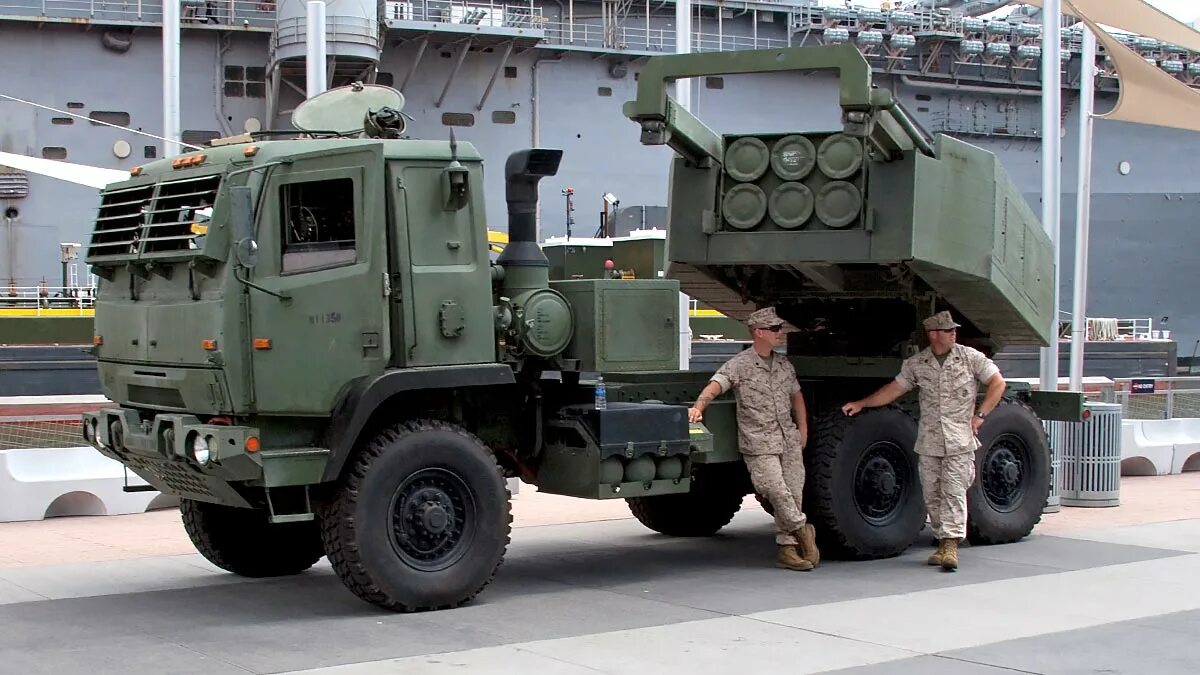 Установка хаймерс. М142 HIMARS. ХИМАРС РСЗО. РСЗО m142. M142 HIMARS atacms.