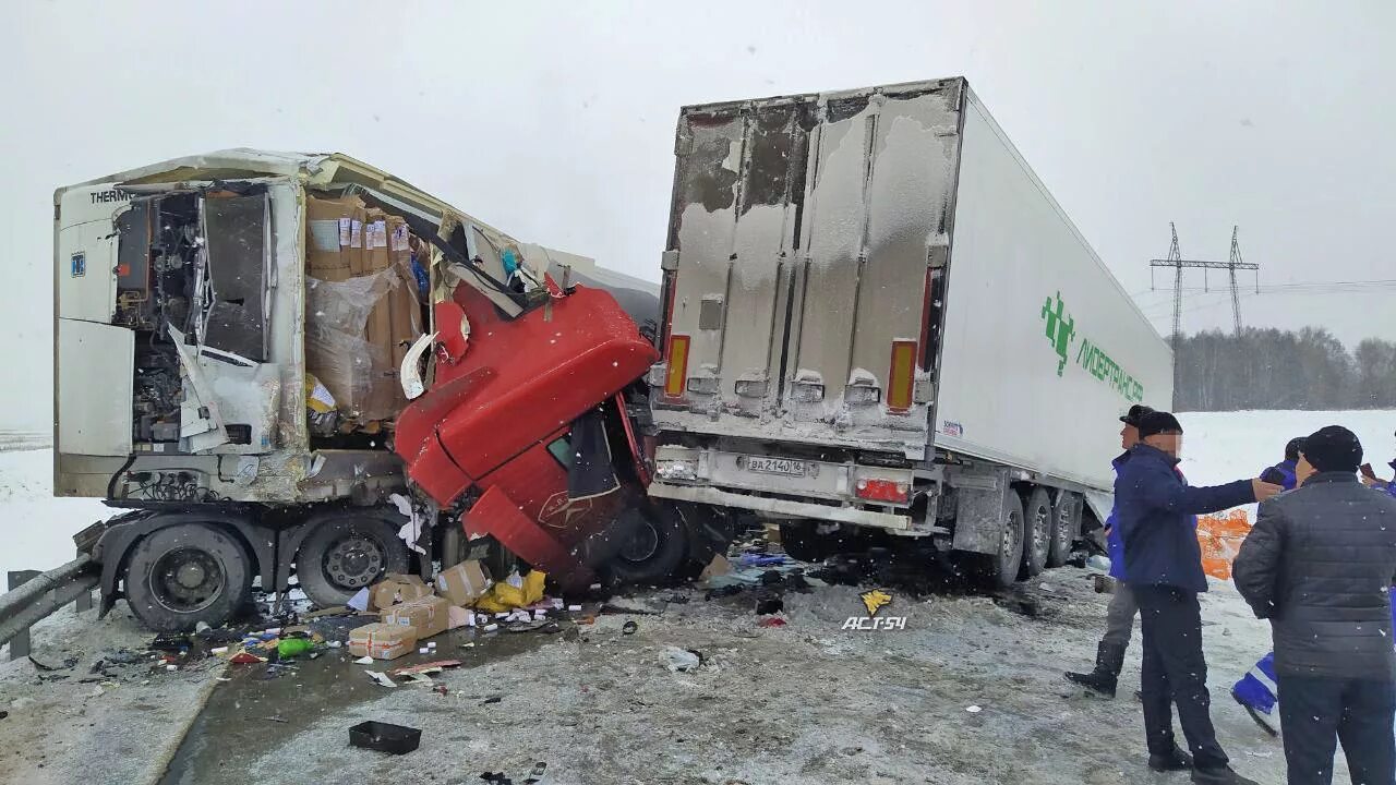 Авария в Новосибирске с фурой. 22 ноября 2019