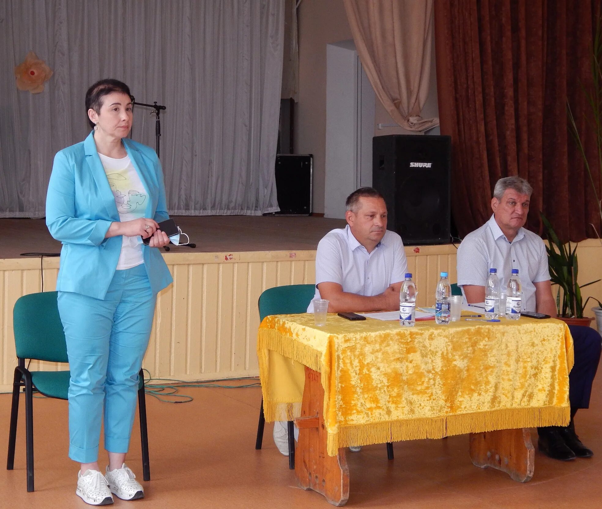 Погода в дергуновке. Село большая Дергуновка Самарской области. Глава района Большеглушицкого района. Большая Дергуновка Самарская область Большеглушицкий район. Большеглушицкая ЦРБ.